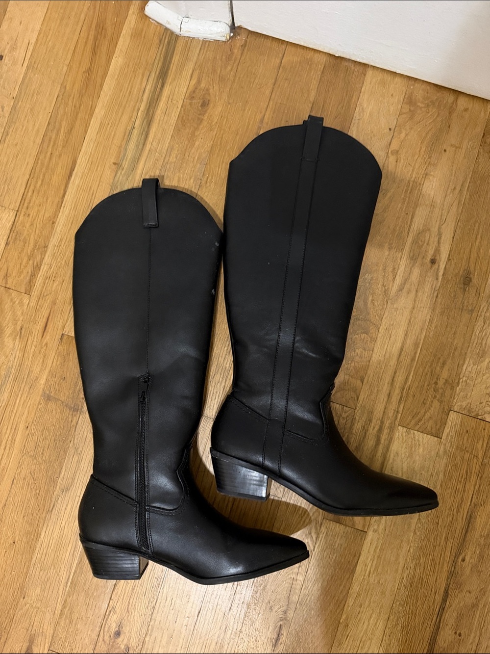 Black cowboy boots